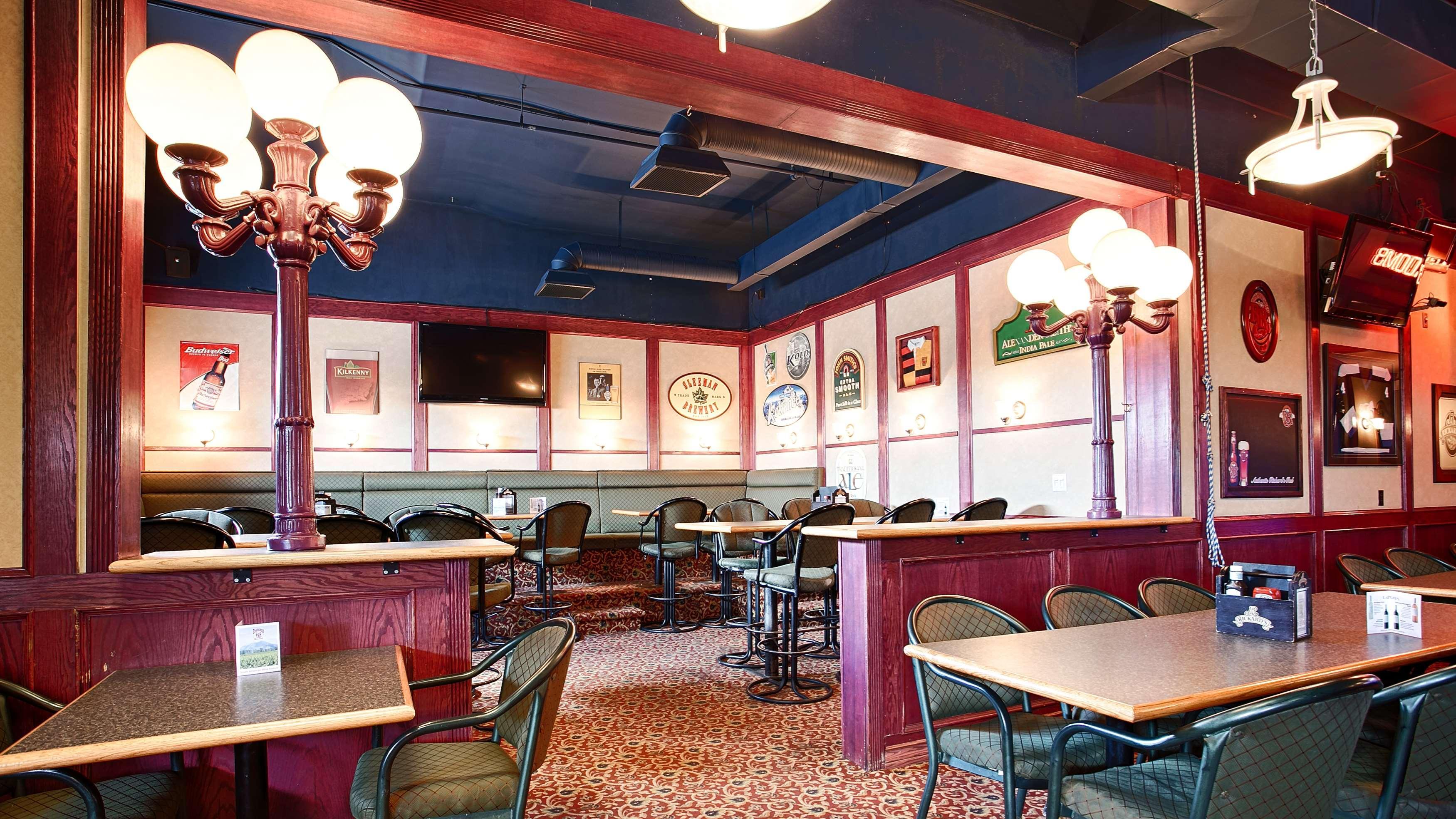 Best Western High Road Inn Эдсон Экстерьер фото