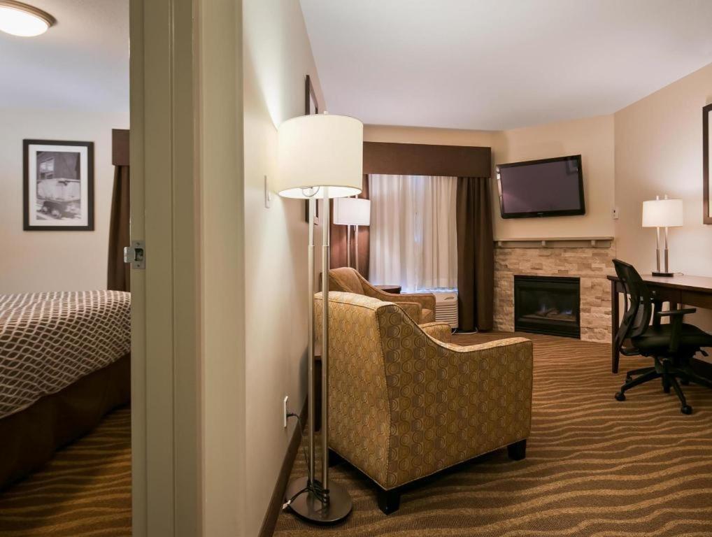 Best Western High Road Inn Эдсон Экстерьер фото