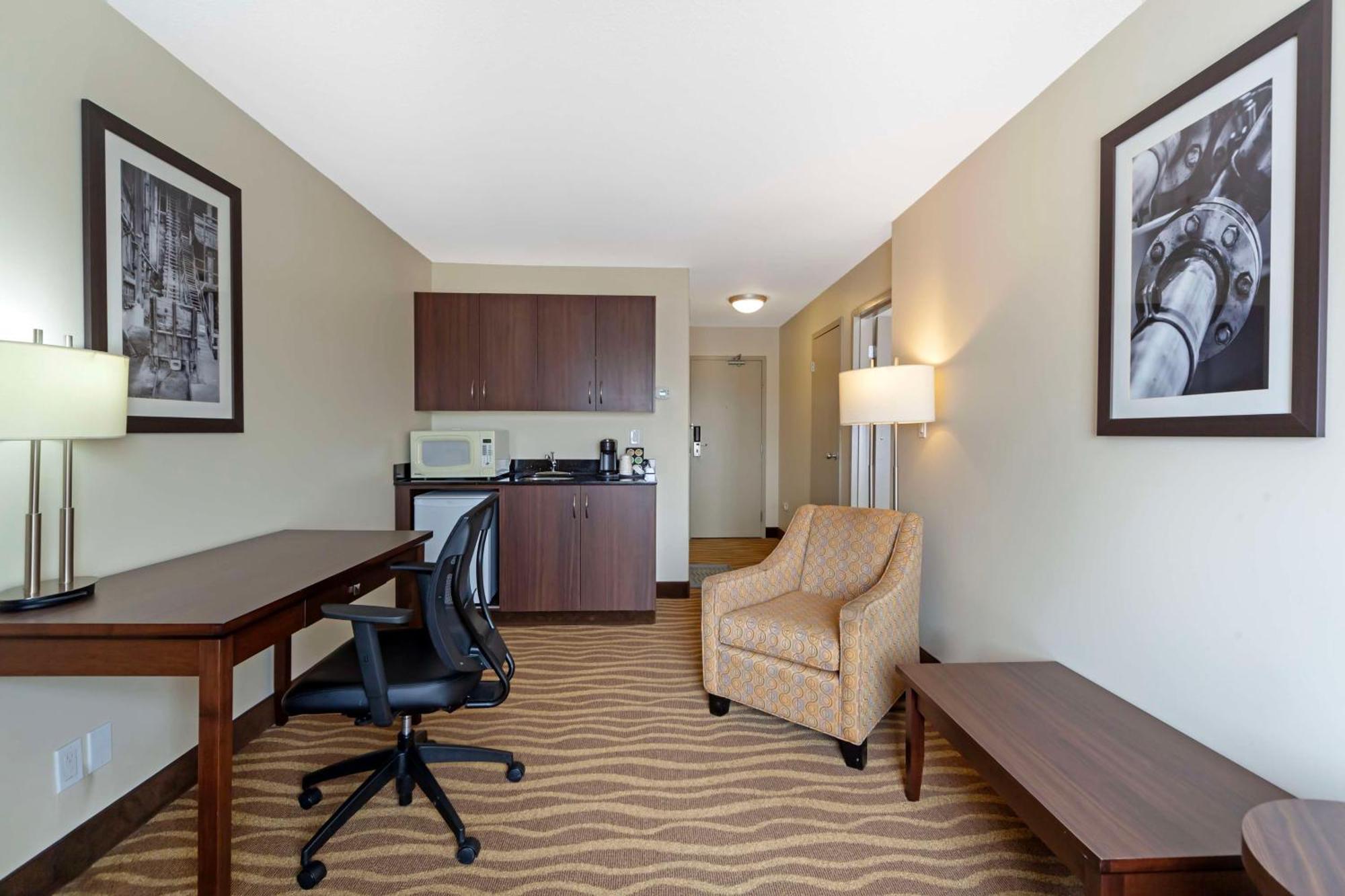 Best Western High Road Inn Эдсон Экстерьер фото