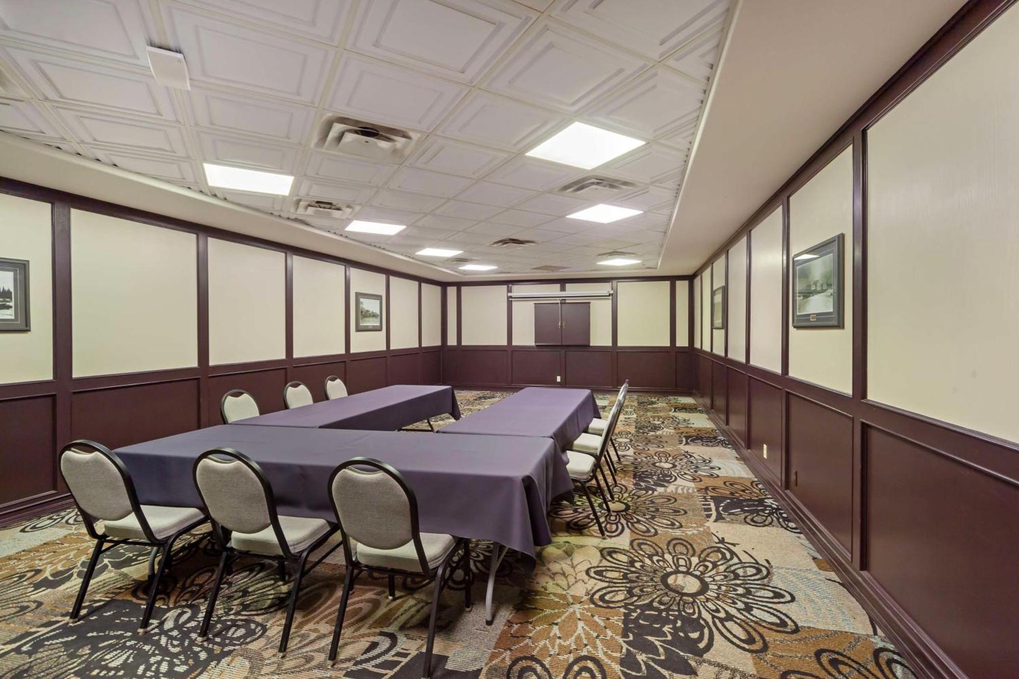 Best Western High Road Inn Эдсон Экстерьер фото